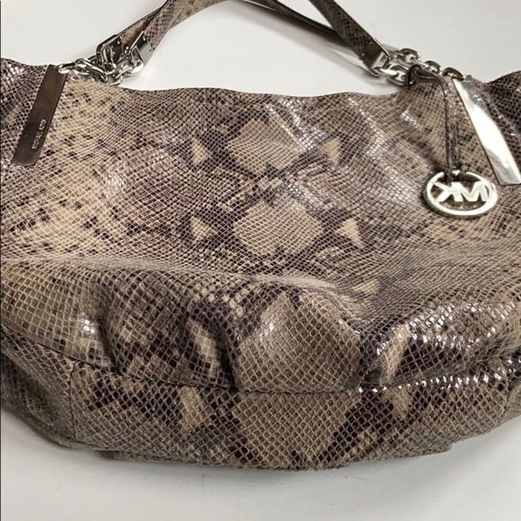 EUC Michael Kors leather bag - Picture 8 of 8